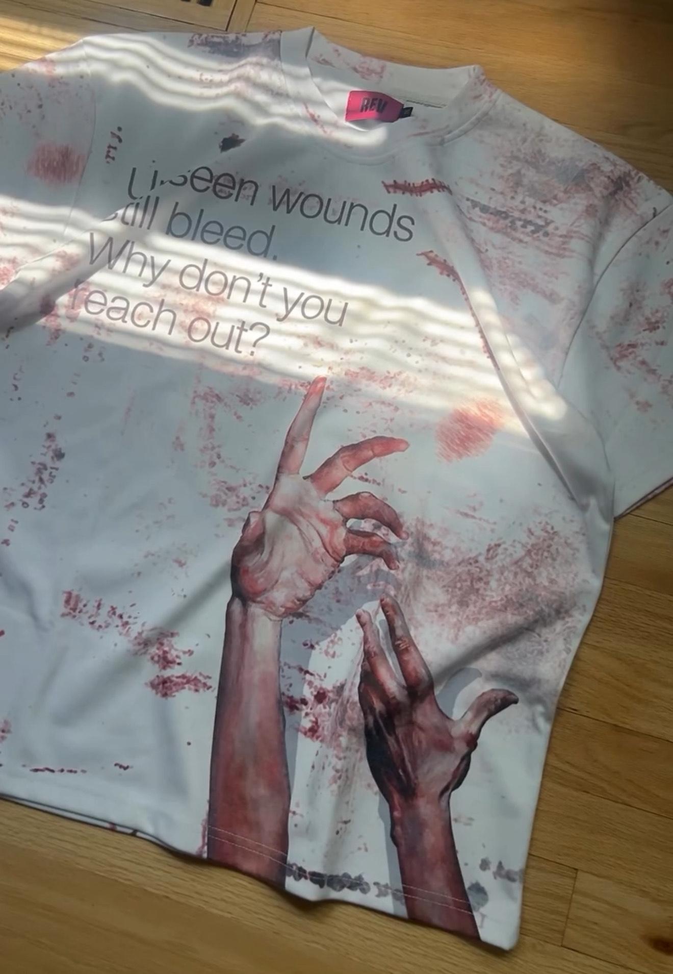 Versai ™ Wounds Shirt